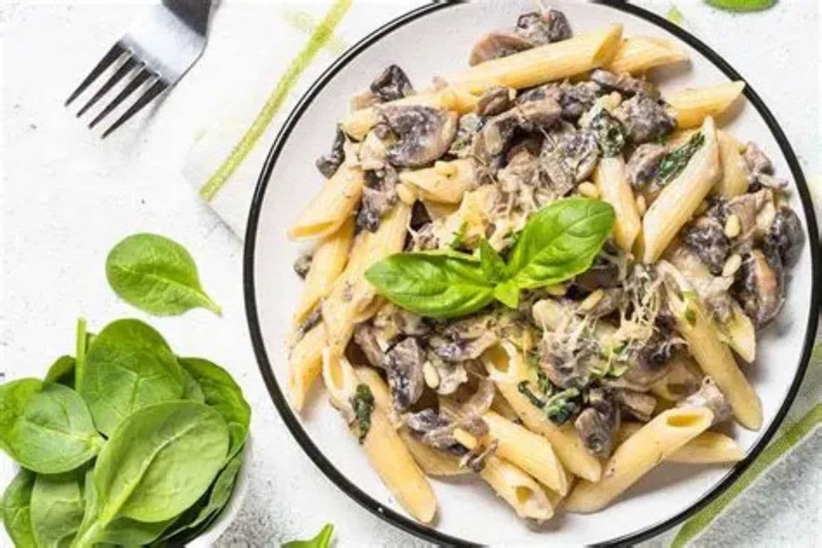 PENNE AL FUNGHI PASTA