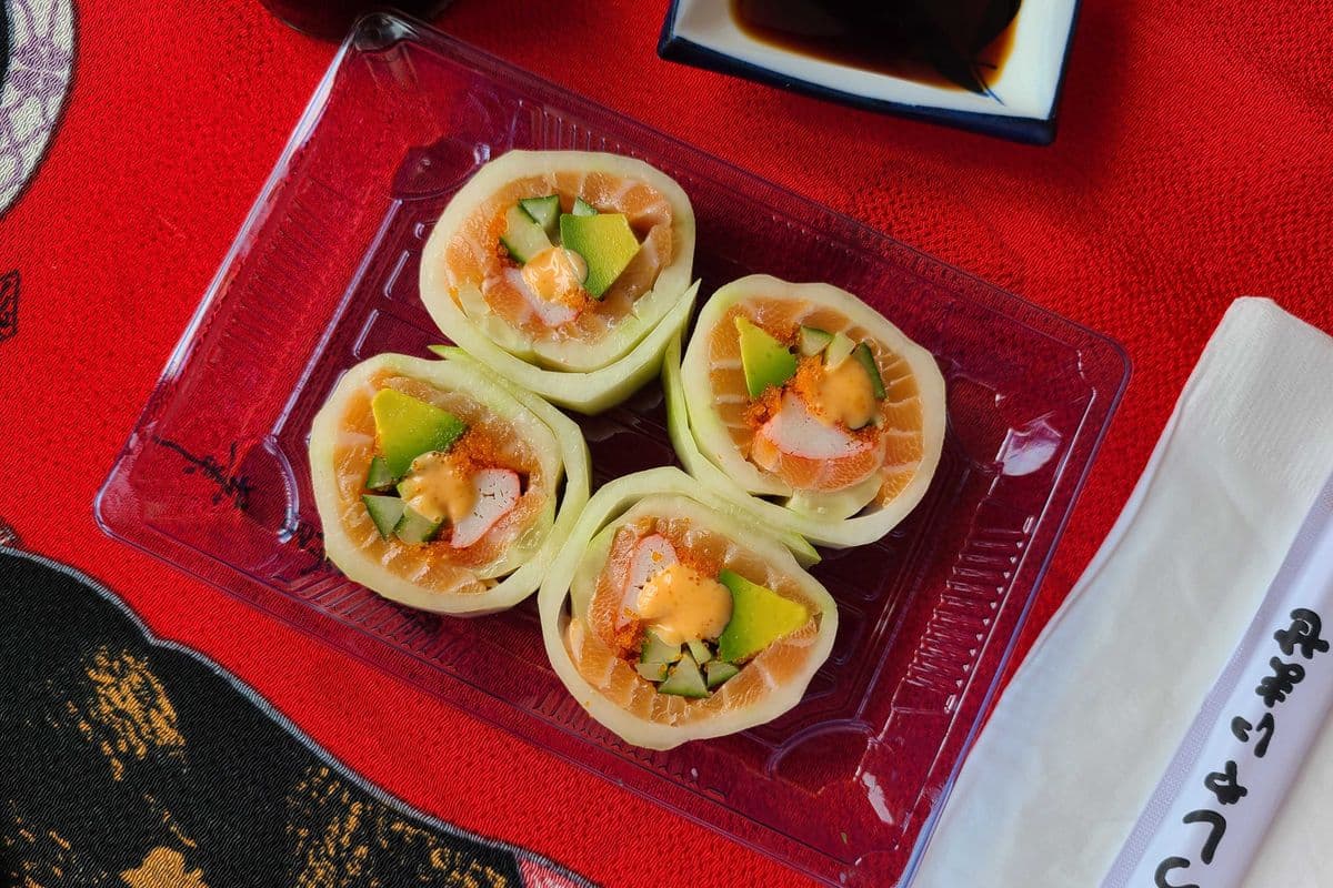 Fresh Salmon Salad Roll