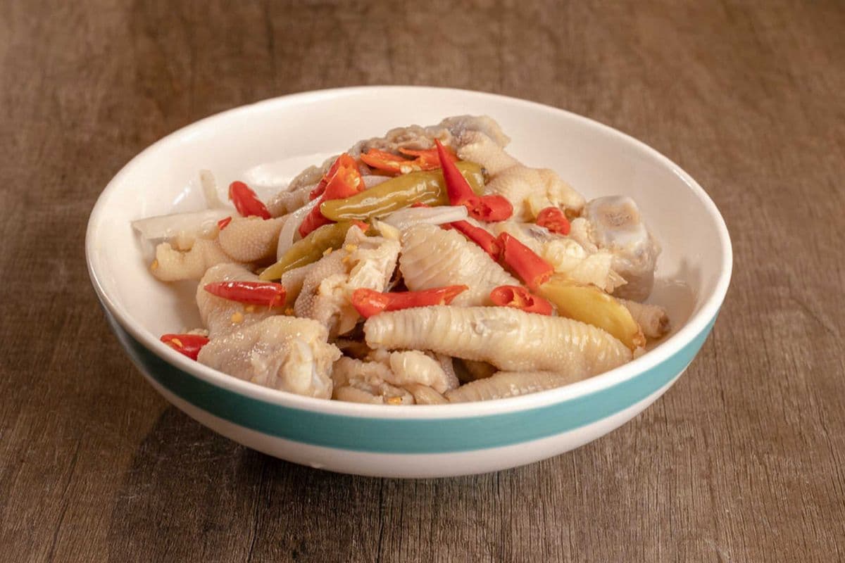 Chicken Feet with Pickled Peppers 泡椒凤爪