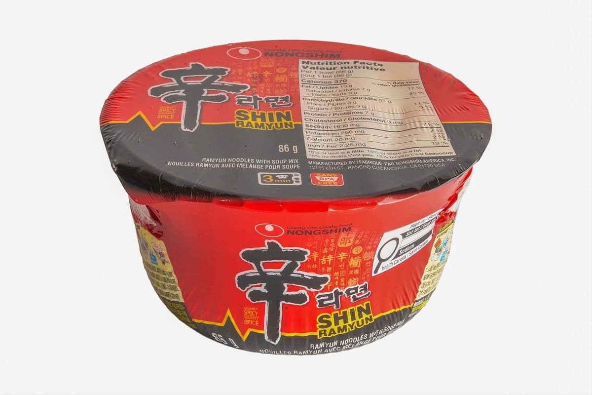 Nongshim Spicy Noodle Soup Bowl, Kimchi (86 g)