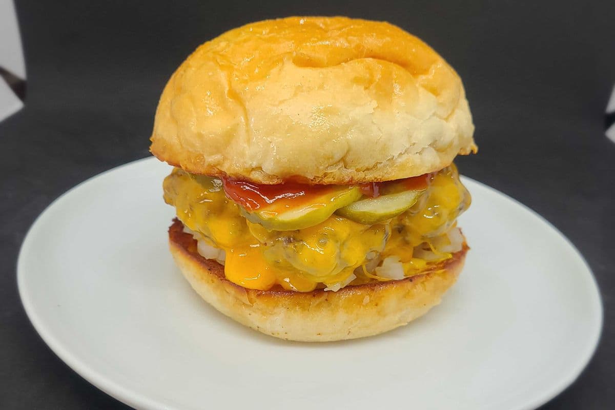 Classic Cheeseburger