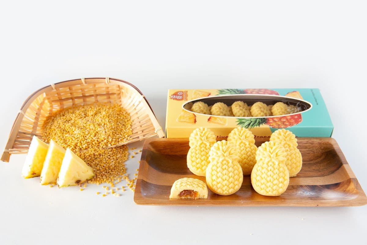 Pineapple Pie Mung Bean Cake 凤梨馅绿豆冰糕