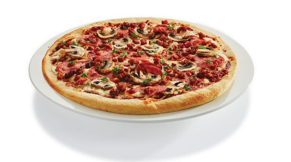 Large (15") The Classic Canadian Pizza