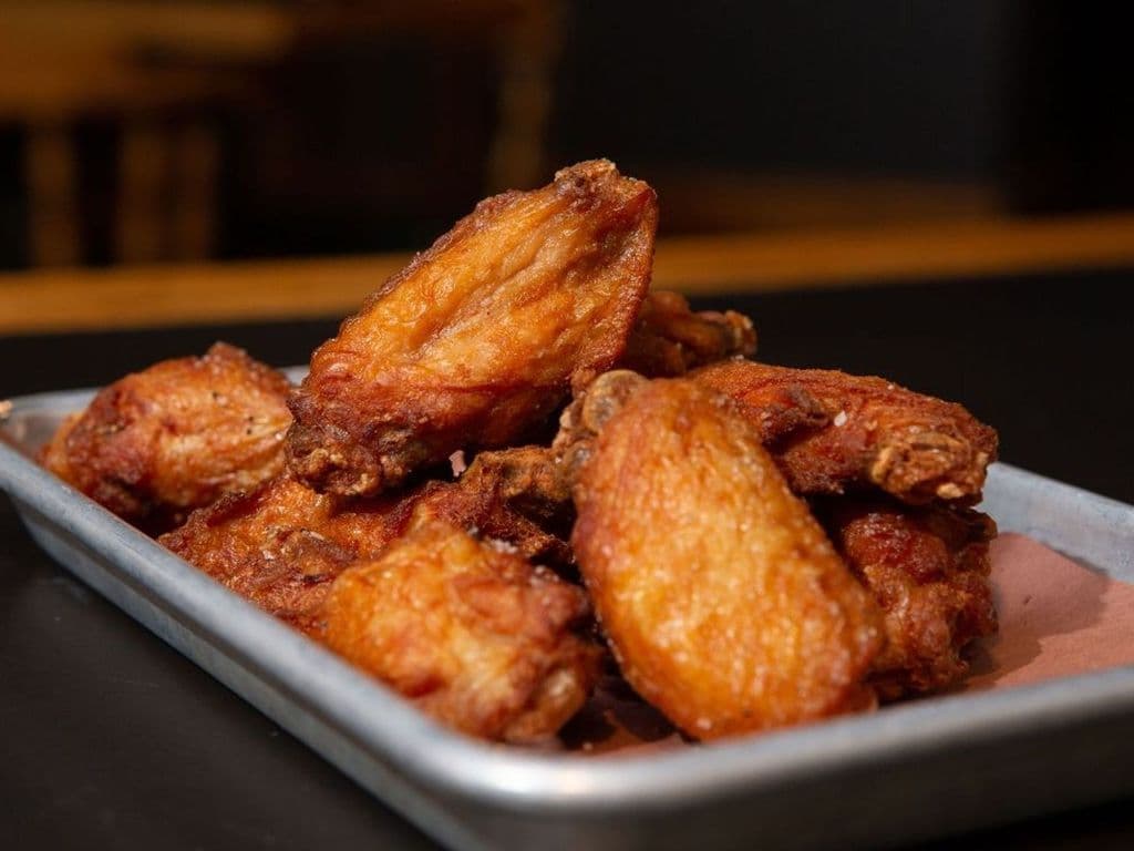 8 Famous Wings