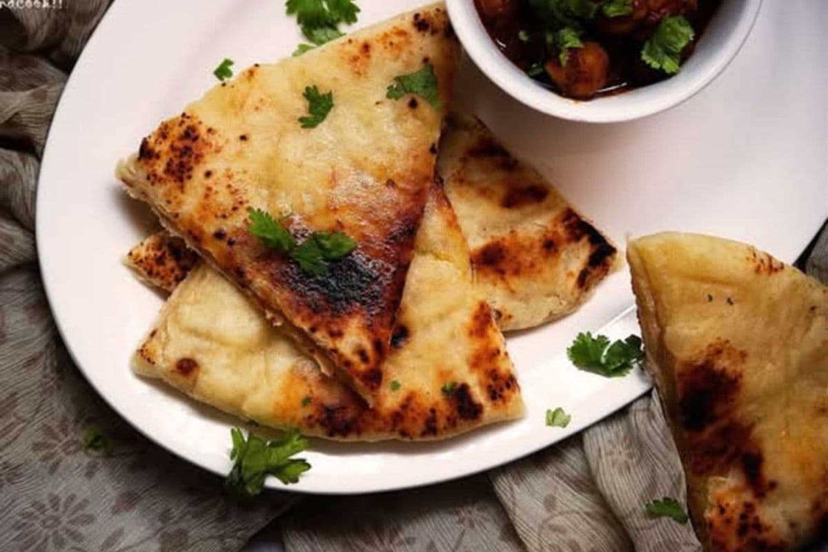 Amritsari Kulcha Plate (1 Pc)