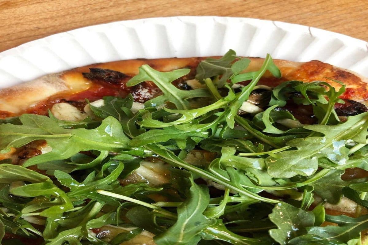 Mushrooms and Chèvre Pizza