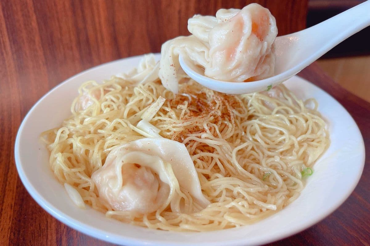 Wonton Noodle Soup with Shrimp Roe 蝦籽雲吞麵
