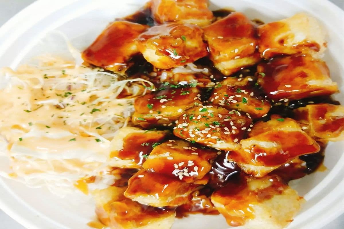 3. Teriyaki Tofu Rice Bowl (with K- Cabbage Salad)