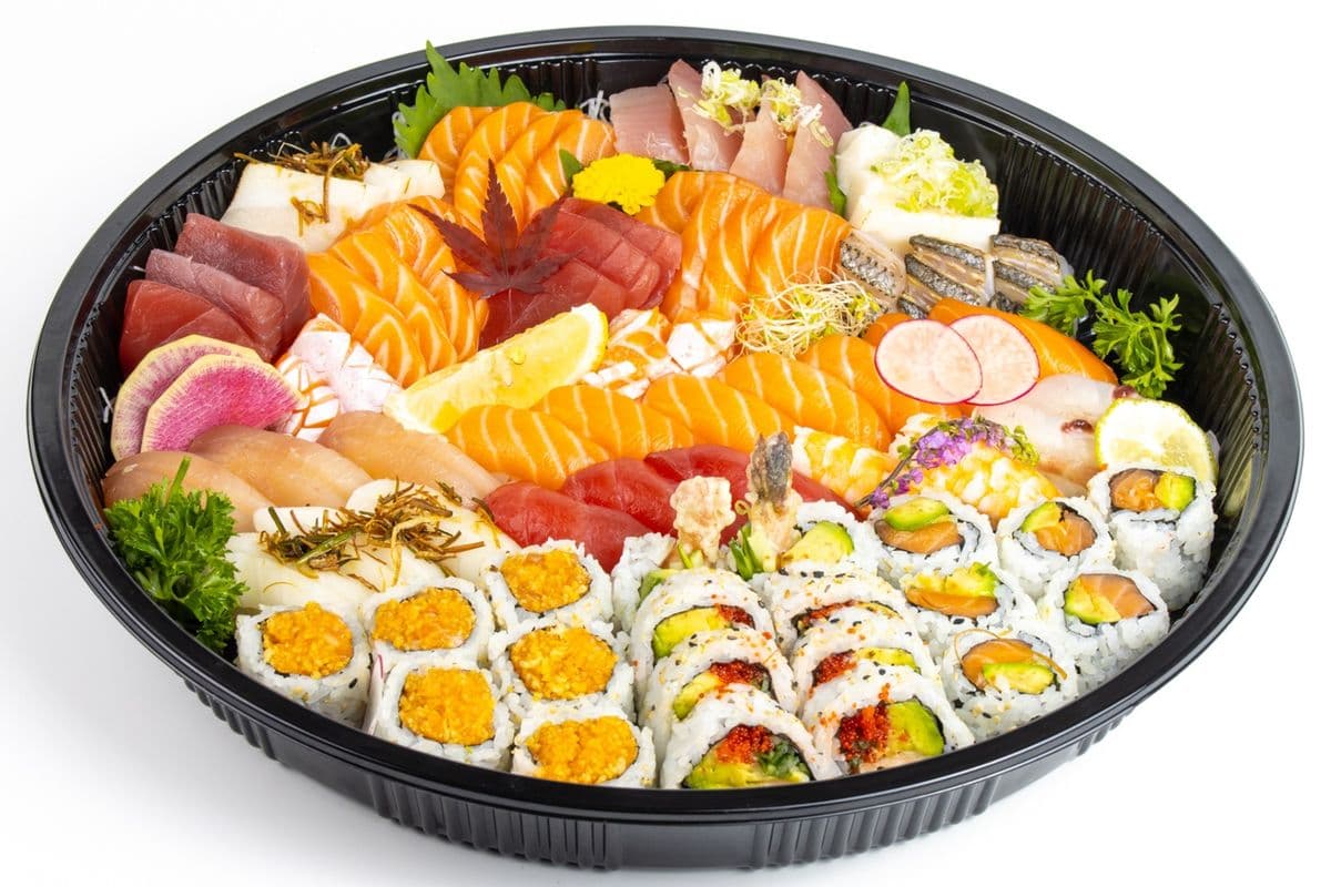 Medium Sashimi, Sushi and Roll Tray (74 Pcs)