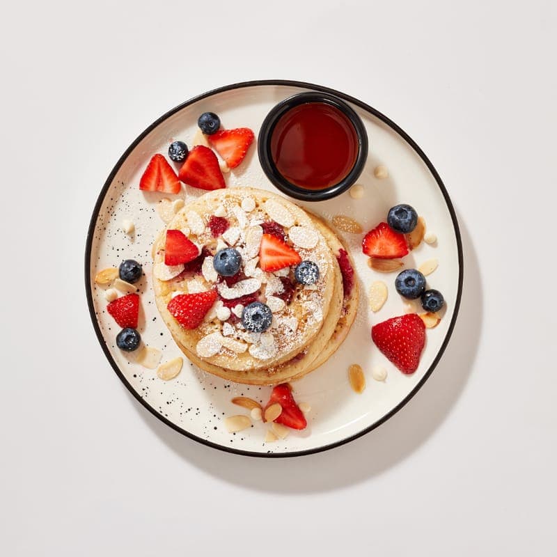 Pancakes 5 Étages Framboises & Chocolat Blanc / Stack Of 5 Raspberry & White Chocolate Pancakes