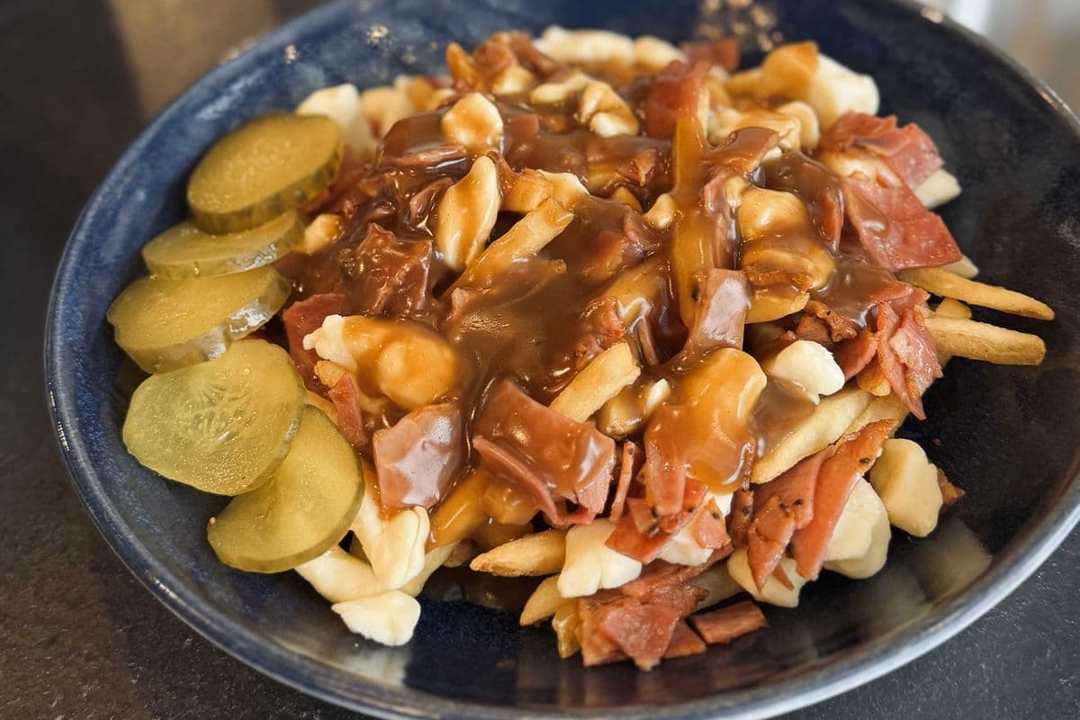 POUTINE DE MONTRÉAL - MONTREAL POUTINE