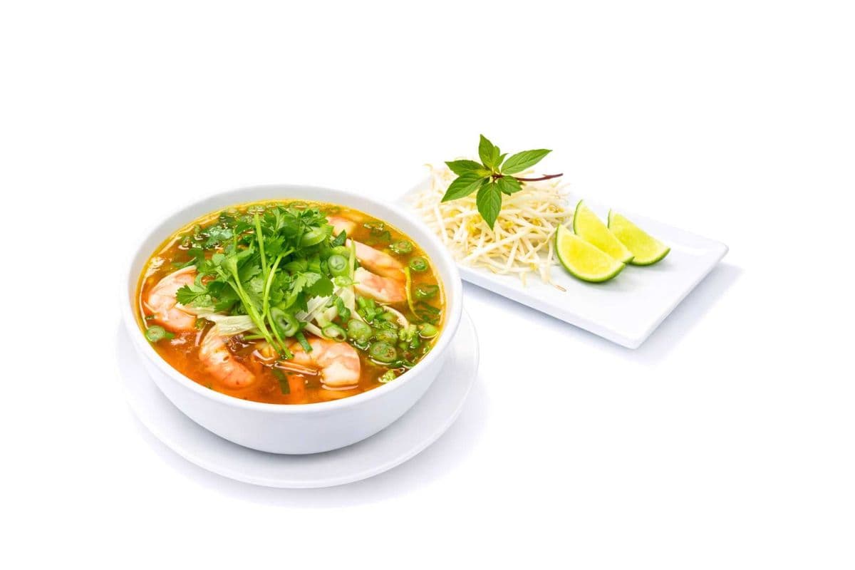 P28. Tom Yom Pho