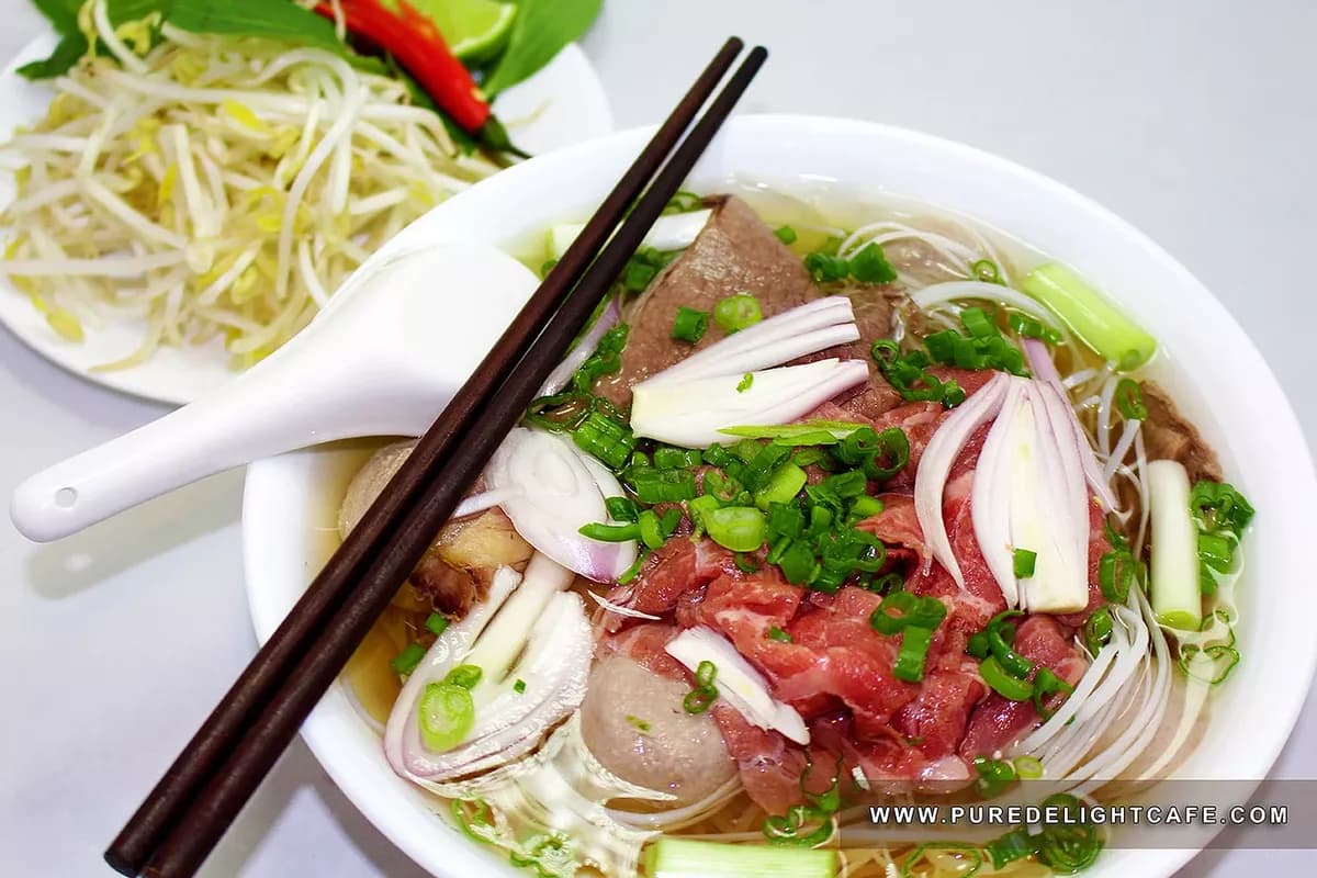 06 House Special Noodle Soup