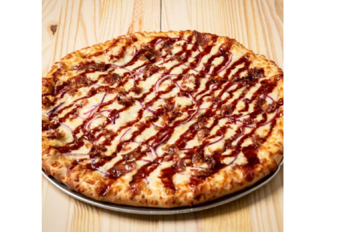 Spicy Bbq Chicken Pizza ( 12 Slices)