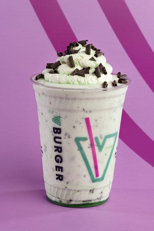 Minted Oreo Shake - 24 oz