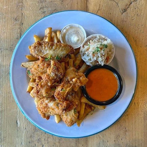 Repas d'ailes de poulet pané (8)