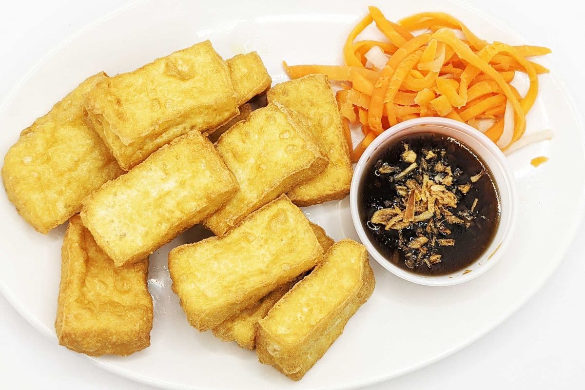 Fried Tofu with Tamarind Sauce