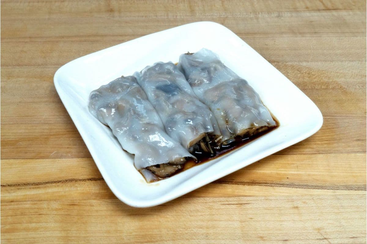 446. Steamed Beef and Cilantro Rice Crepes