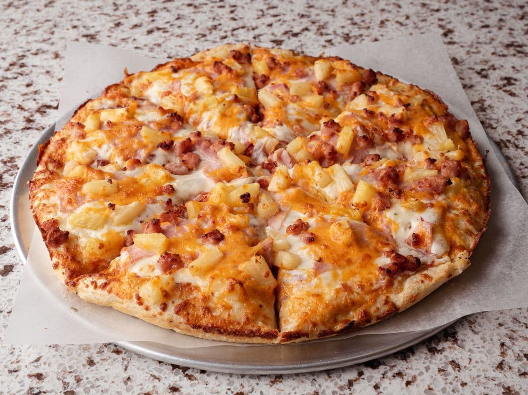 Medium Tropical Hawaiian Pizza (12")