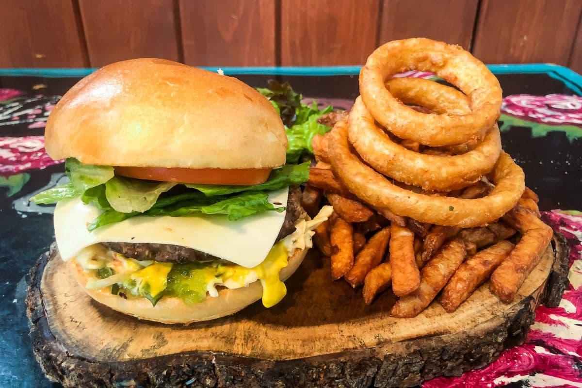 L'assiette de burger suisse / Swiss Burger Plate