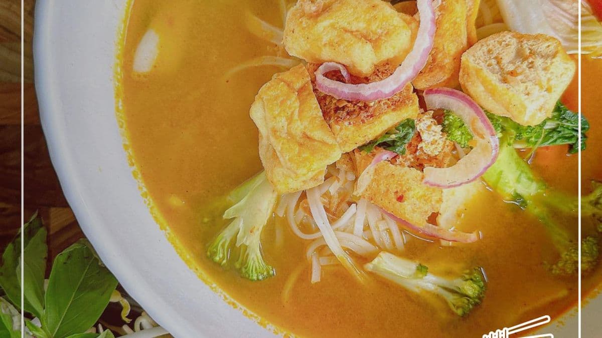 53. Vegan Pho in Tom Yum Goong Soup (Online)