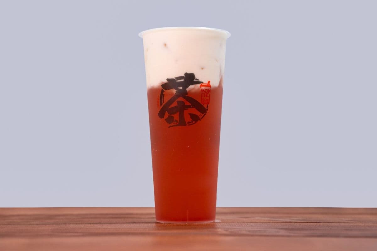 4C. Thé vert à la fraise infusé à froid avec mousse fromage / Cold brewed strawberry green tea with cheese foam/芝士草莓