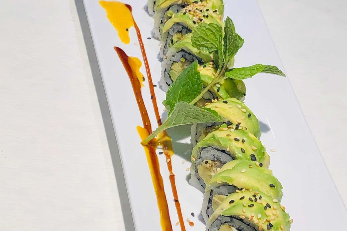 127. Green Dragon Roll (10 pcs)