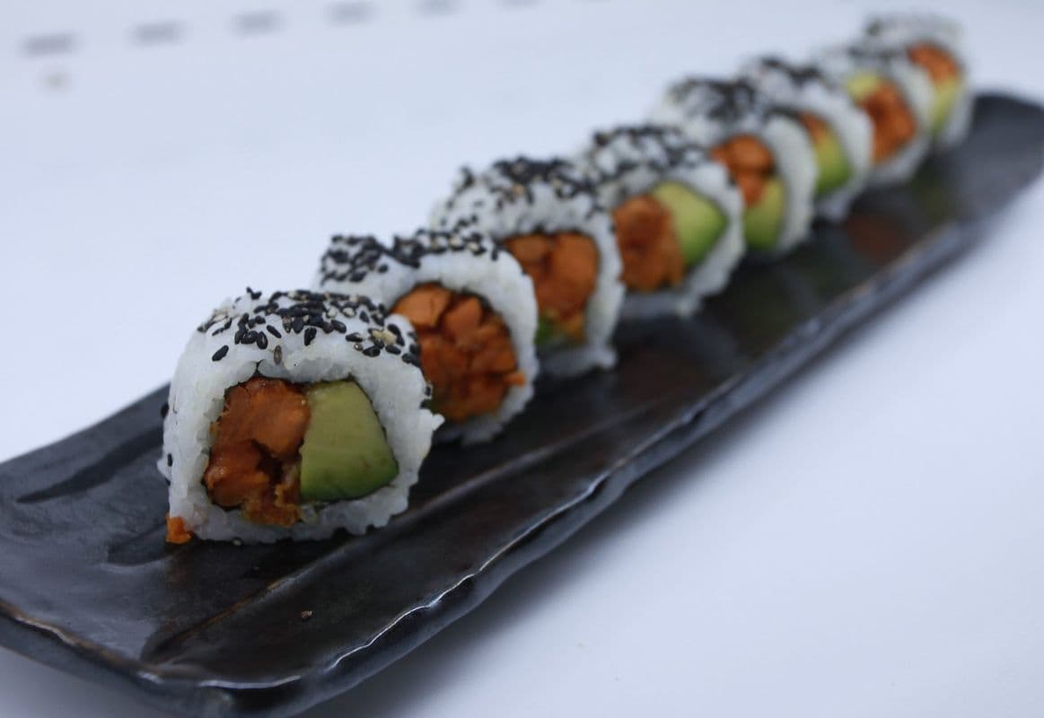 Yam and Avocado Roll (8pcs)