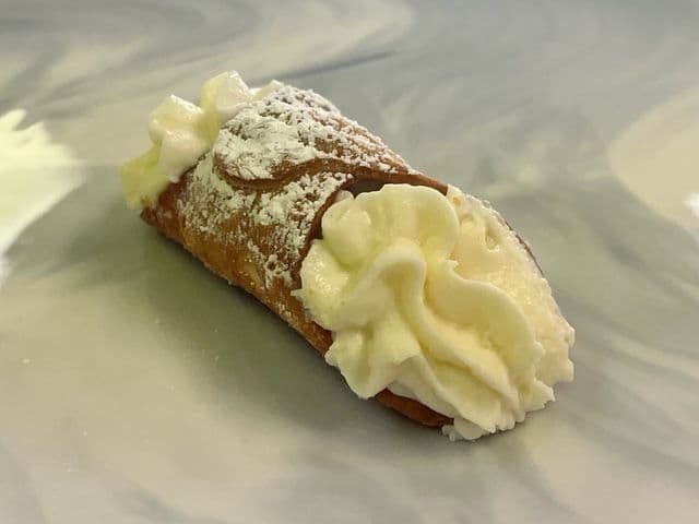 Sicilian Cannoli