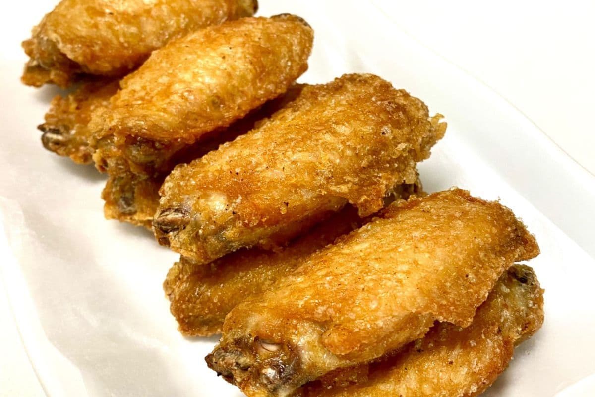 6. Deep-Fried Chicken Wings (12 pcs)