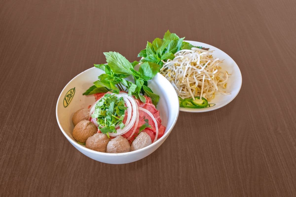 2 Noodle Soup With Eye Round Steak And Beef Ball