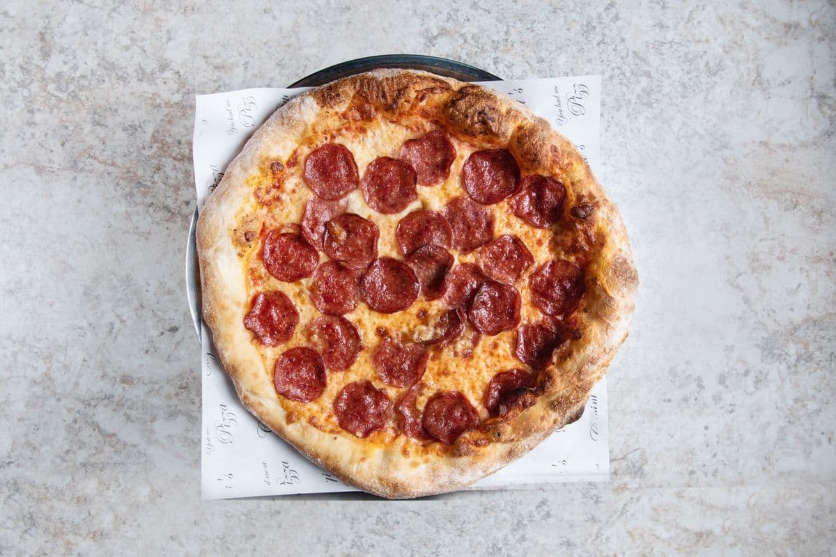 Moyenne pizza pepperoni / Medium Pepperoni Pizza