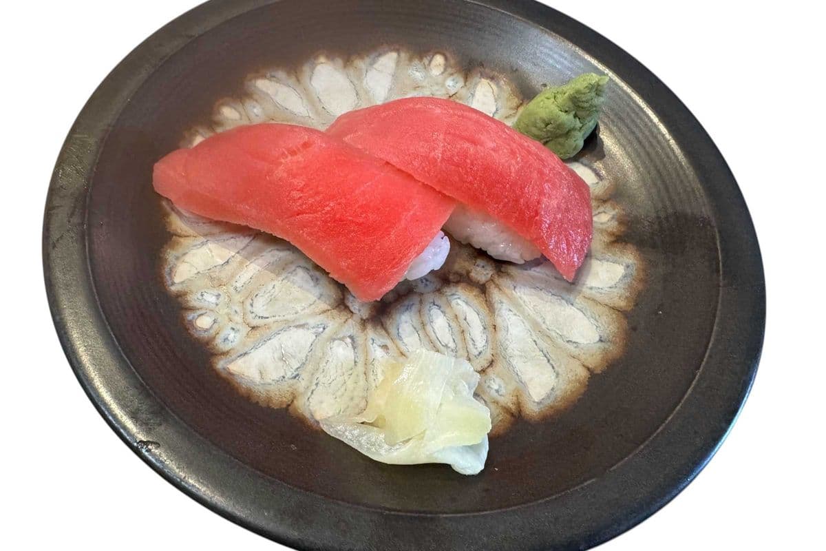 Two Pieces Sushi SA2) Maguro (Red Tuna)