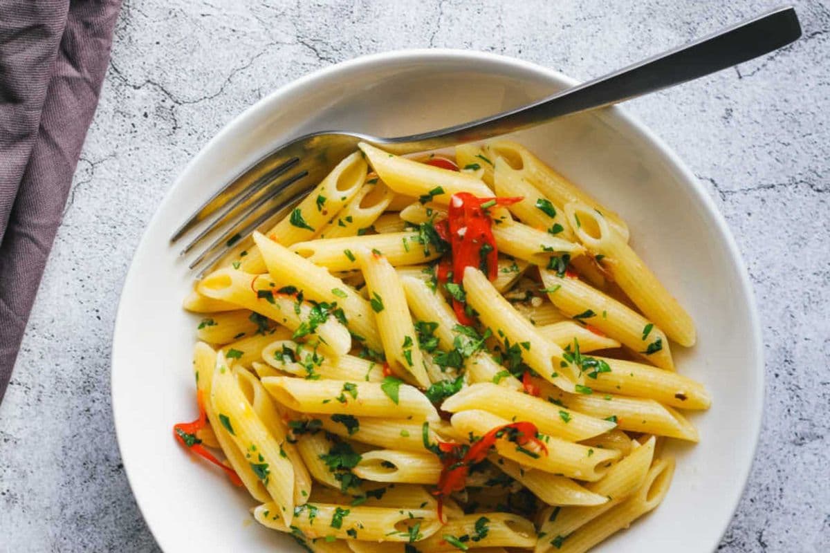 PENNE AGLIO E OLIO PASTA