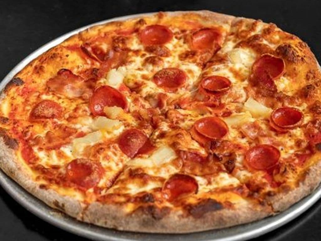 NY Golden Girls Pepperoni, Bacon, Ananas