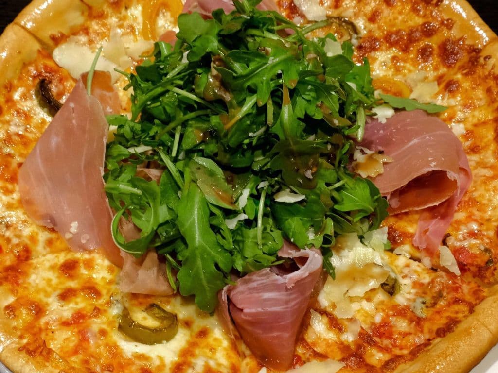 Pizza Prosciutto et Roquette / Prosciutto and Arugula Pizza