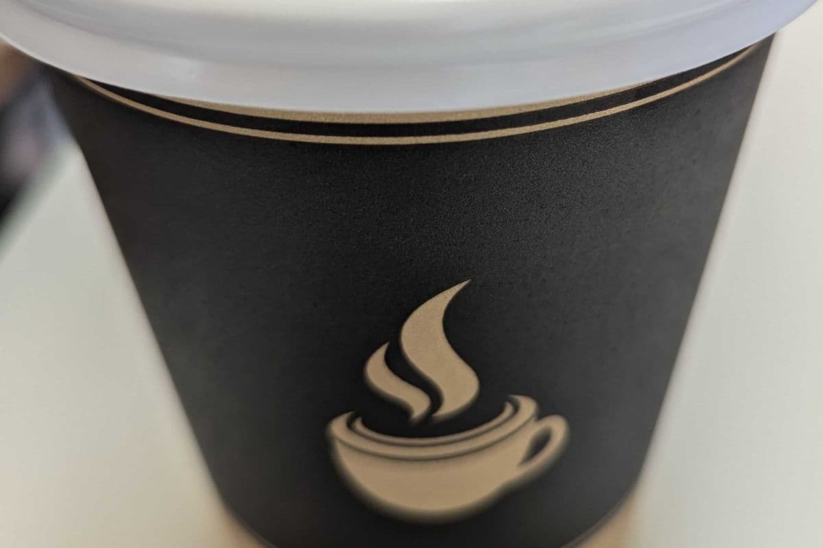 C1. Hot Coffee (Cà Phê Nóng)