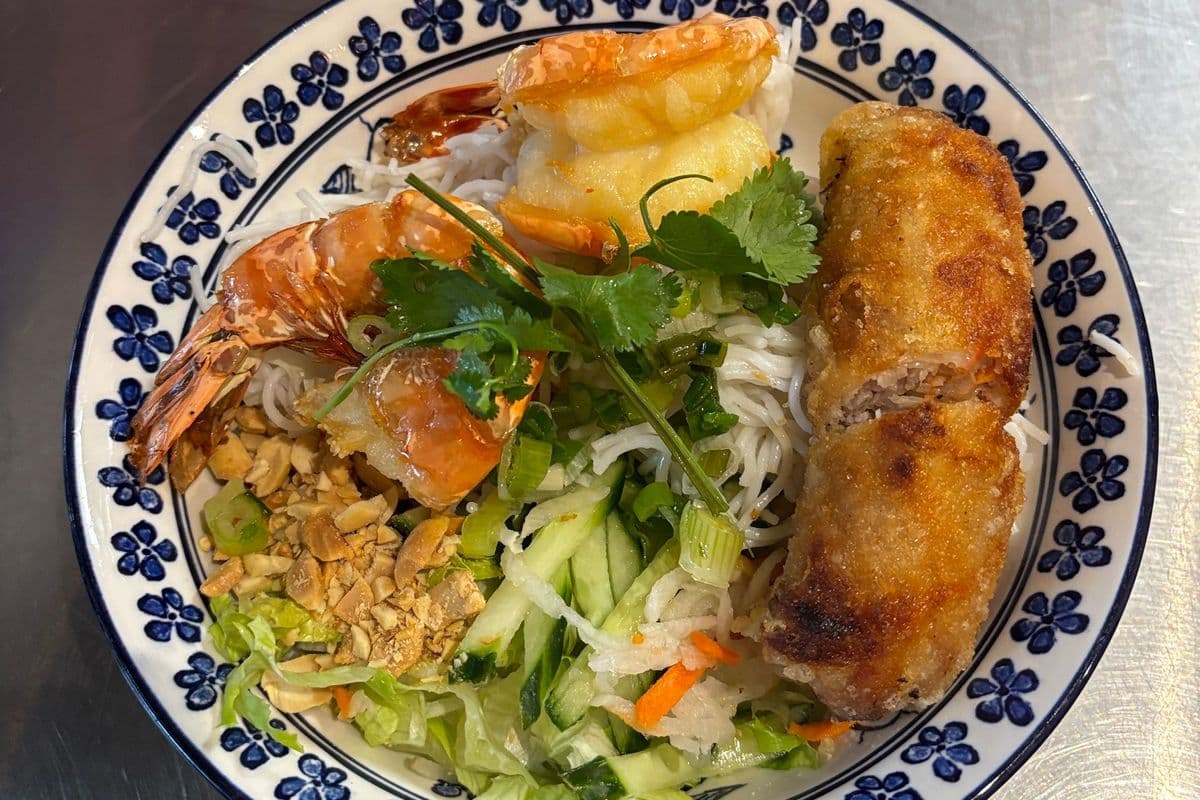 37. Bun Tom Nuong, Cha Gio