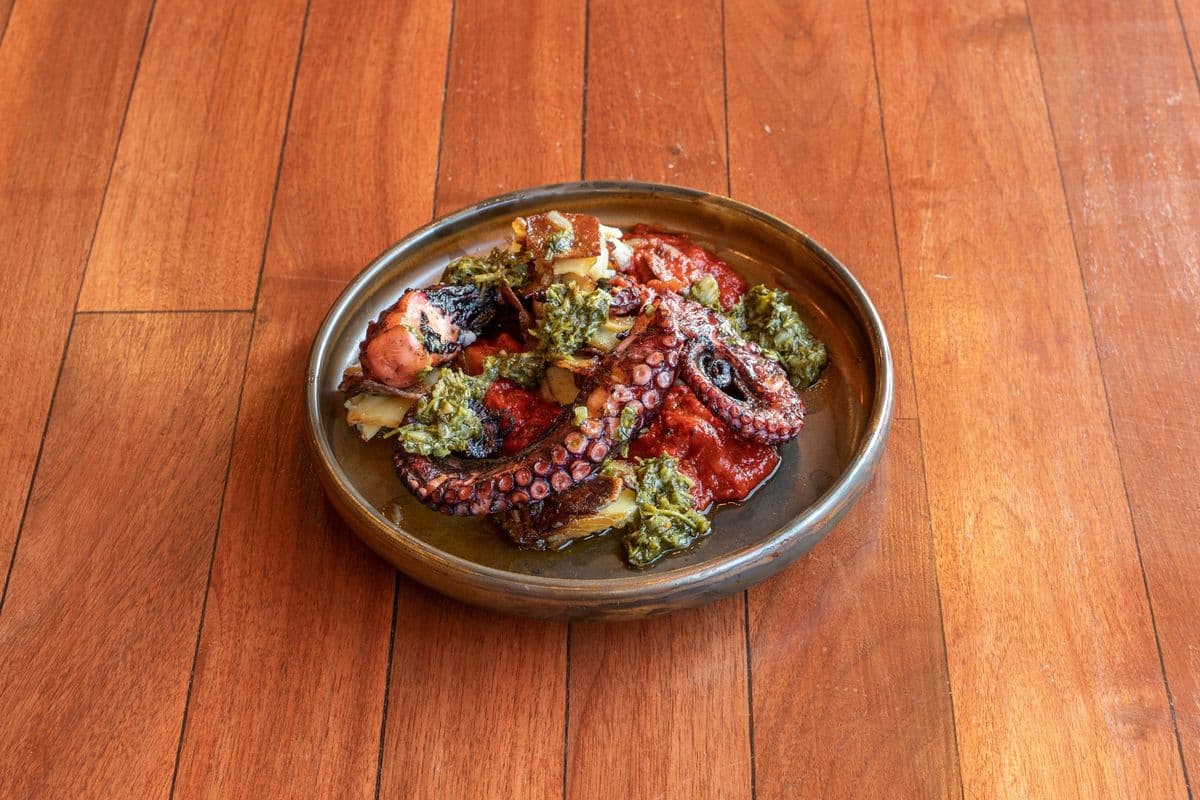 Pieuvre grillée, patatas bravas, Salsa verde / Grilled Octopus, Patatas Bravas, Salsa verde