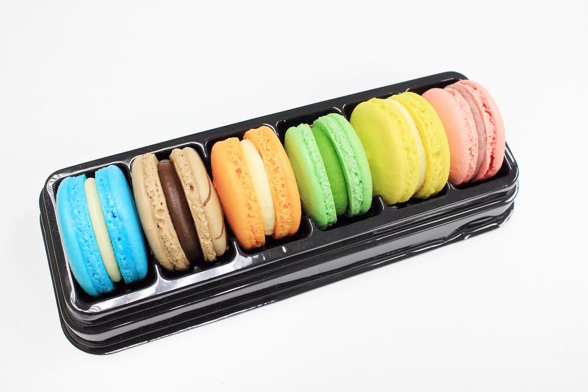 Assorted Macarons (6 pk)