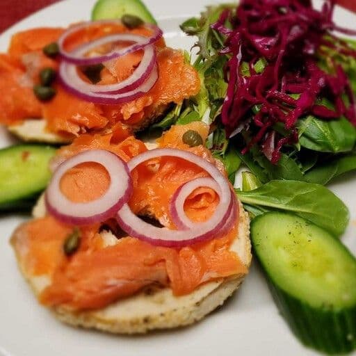Bagel au saumon fumé / Smoked Salmon Bagel