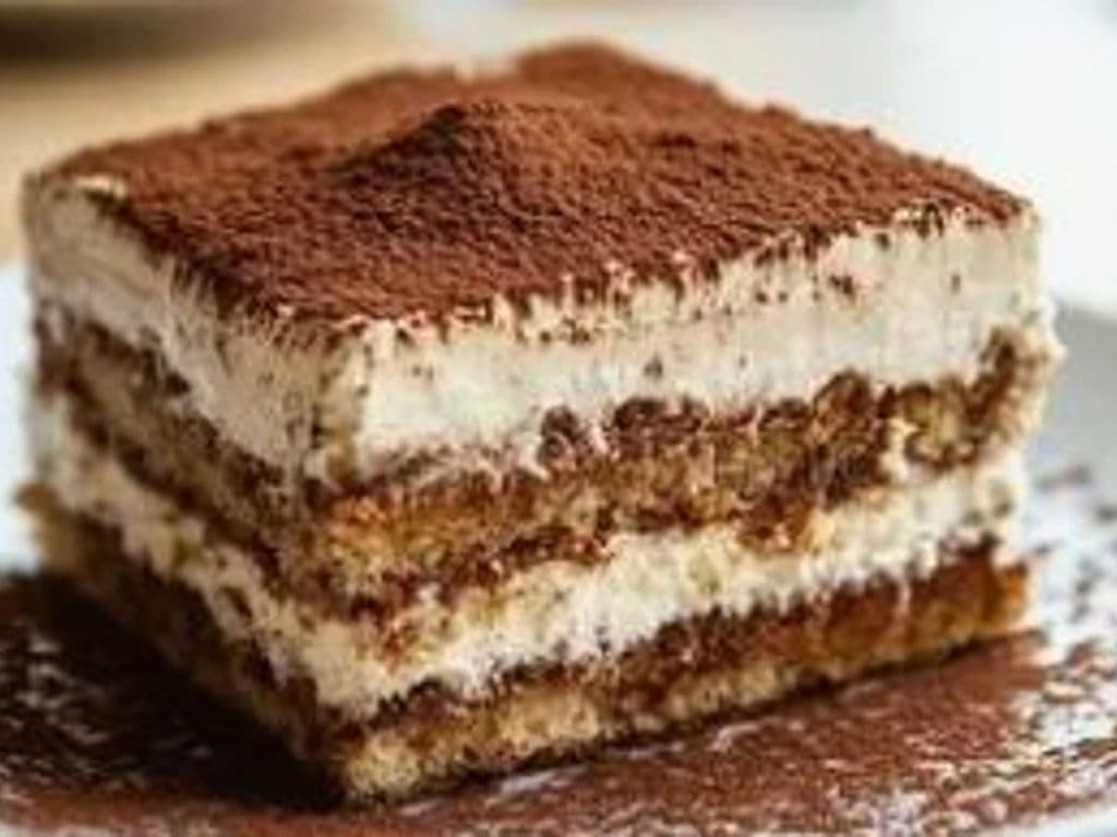 TIRAMISU CAKE SLICE