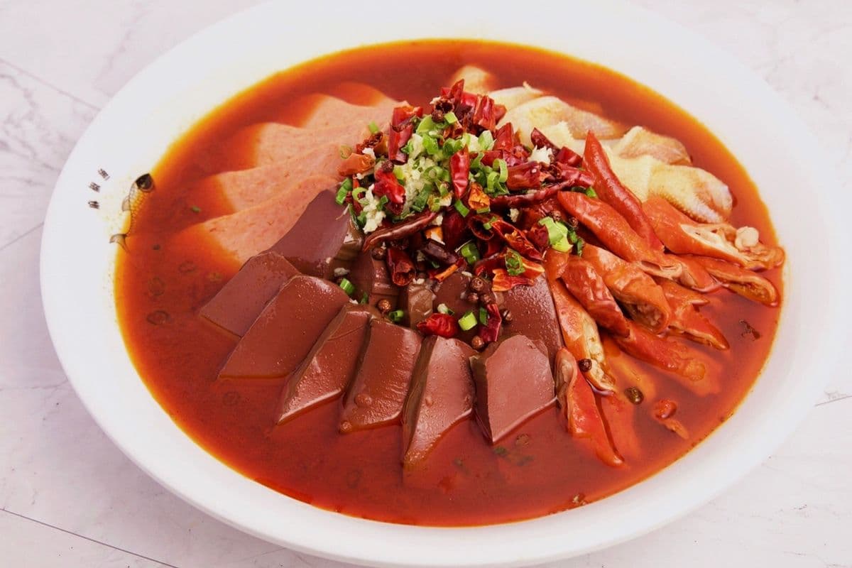 145. Pork Blood Curd with Pork Intestine, Fish, Lunchmeat, and Bean Sprouts with Chilli Sauce - 毛血旺