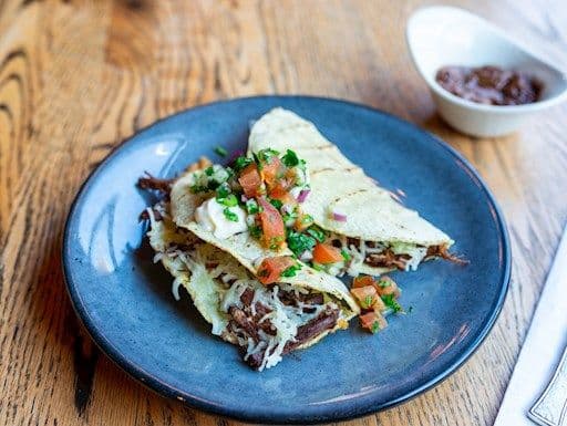 Birria Tacos / Birria Tacos