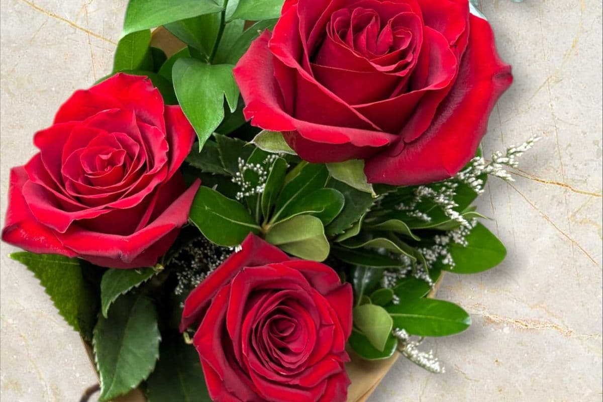 3 Rose Bouquet