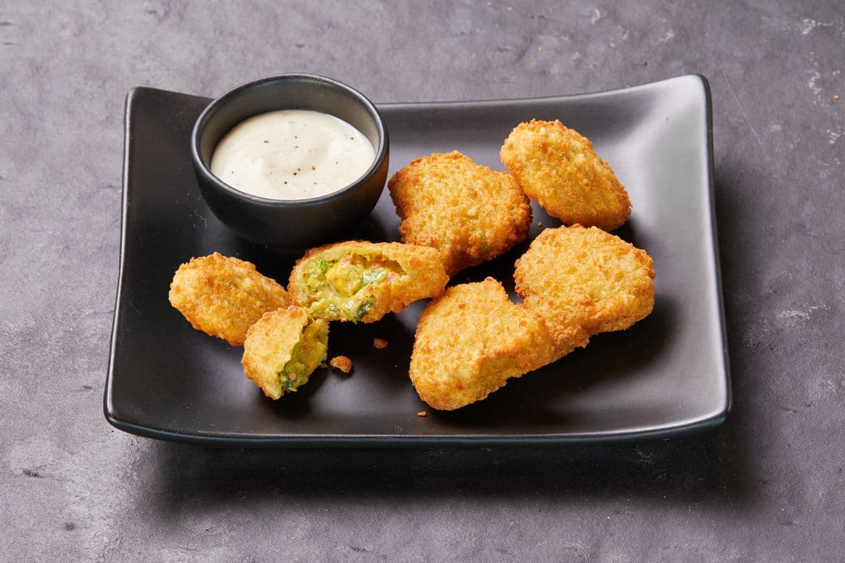 BROCCOLI, BACON & CHEESE POPPERS