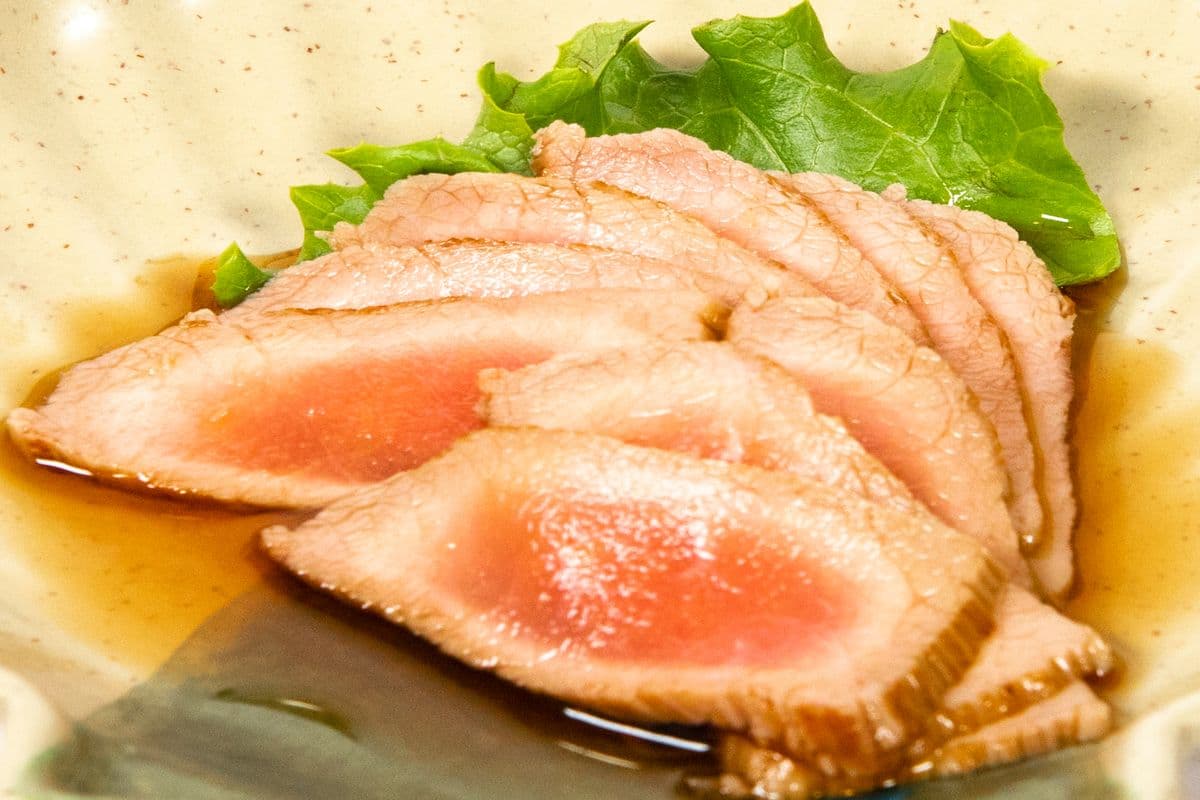 015. Beef Sashimi (9 pcs)