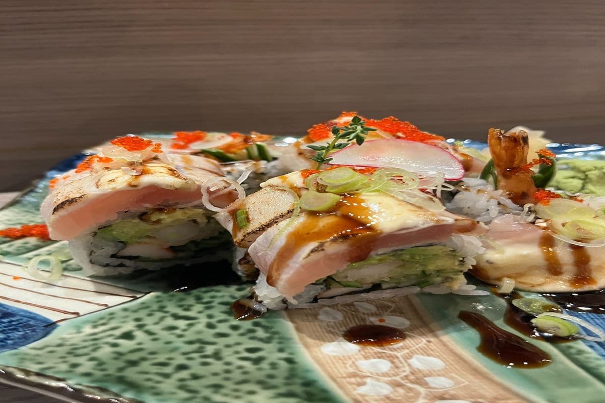Gold Dragon Roll (8 Pcs)