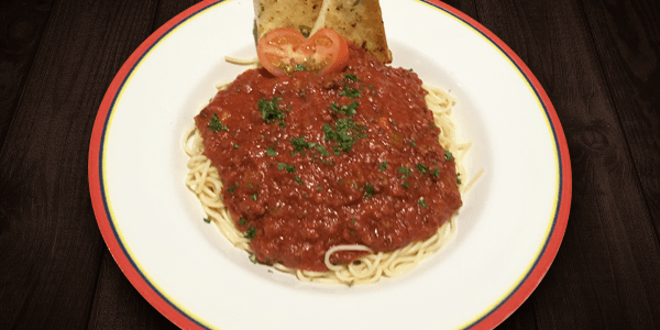 Pâtes au Sauce à la Viande / Meat Sauce Pasta