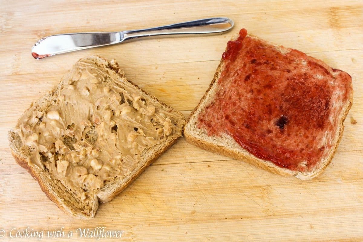 Jam Peanut Sandwich